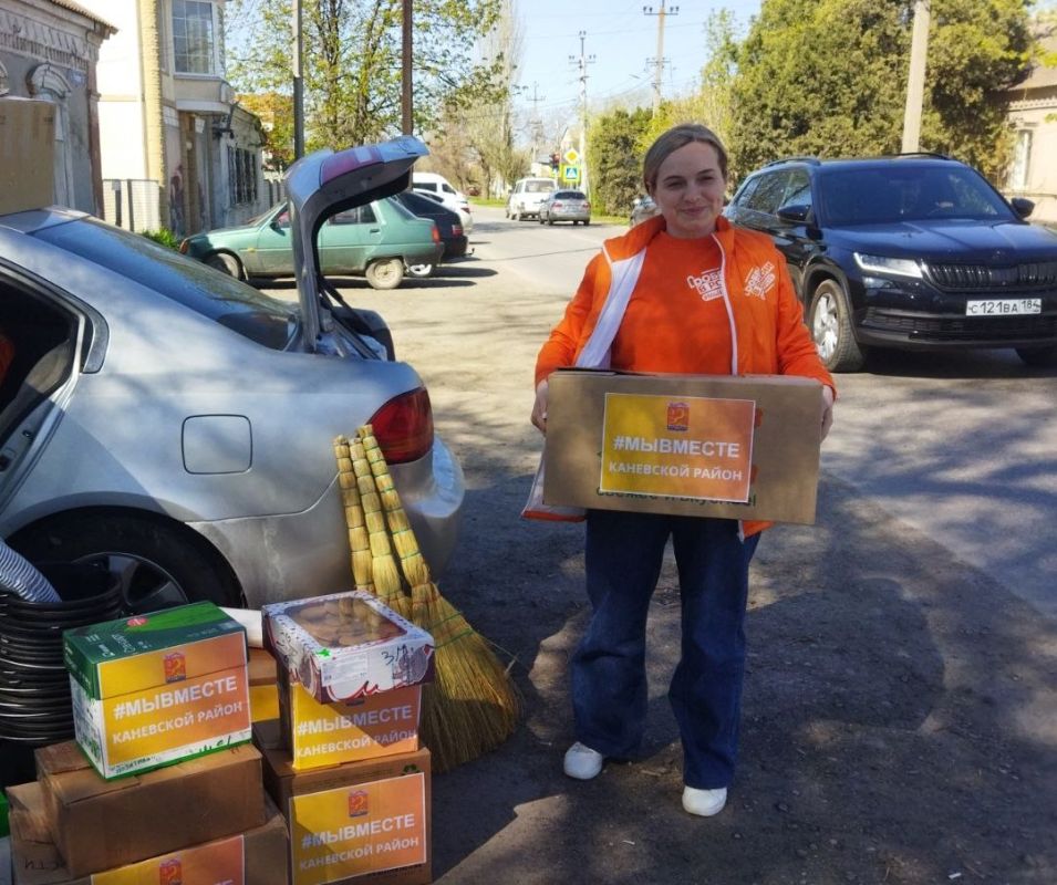 С ДОБРОМ ИЗ КАНЕВСКОЙ. 19 апреля, в канун празднования Светлой Пасхи, в отдел молодежной политики Генической администрации была вновь доставлена гуманитарная помощь из Каневского района Краснодарского края