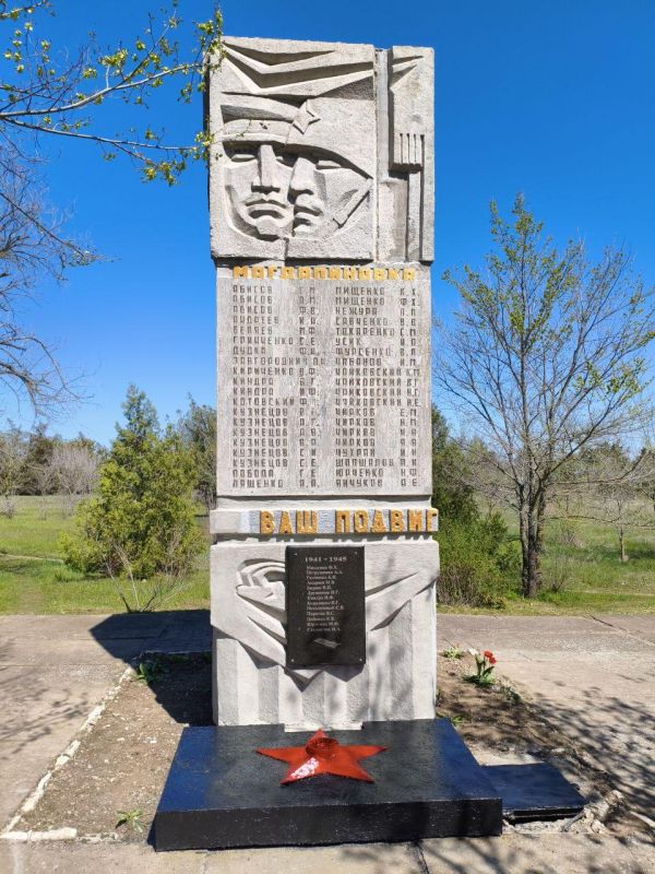 Бригада рязанских теплосетей присоединилась к работам по подготовке памятников ко Дню Победы