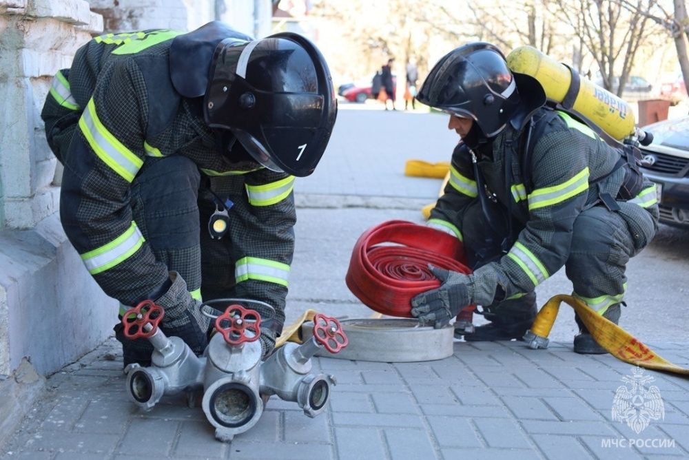Условный пожар потушен, человек спасен