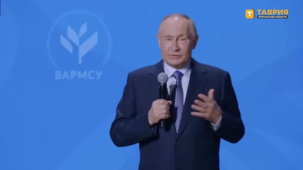 Владимир Путин заявил, что работа муниципальных служащих — самая сложная