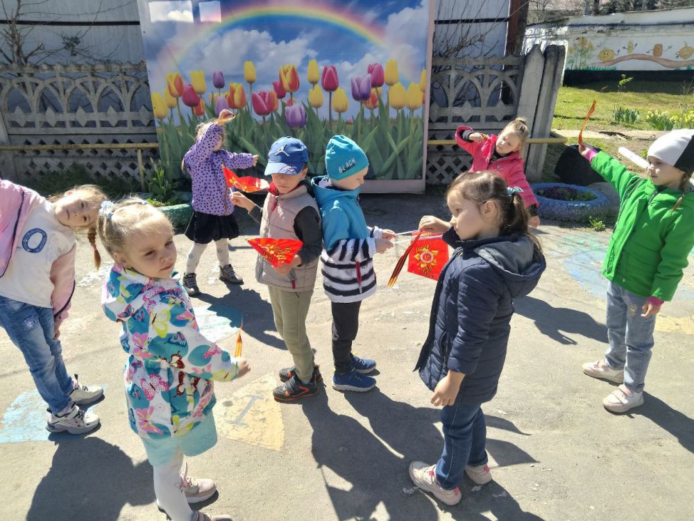 Флешмоб "Ты помни о войне" в детском саду