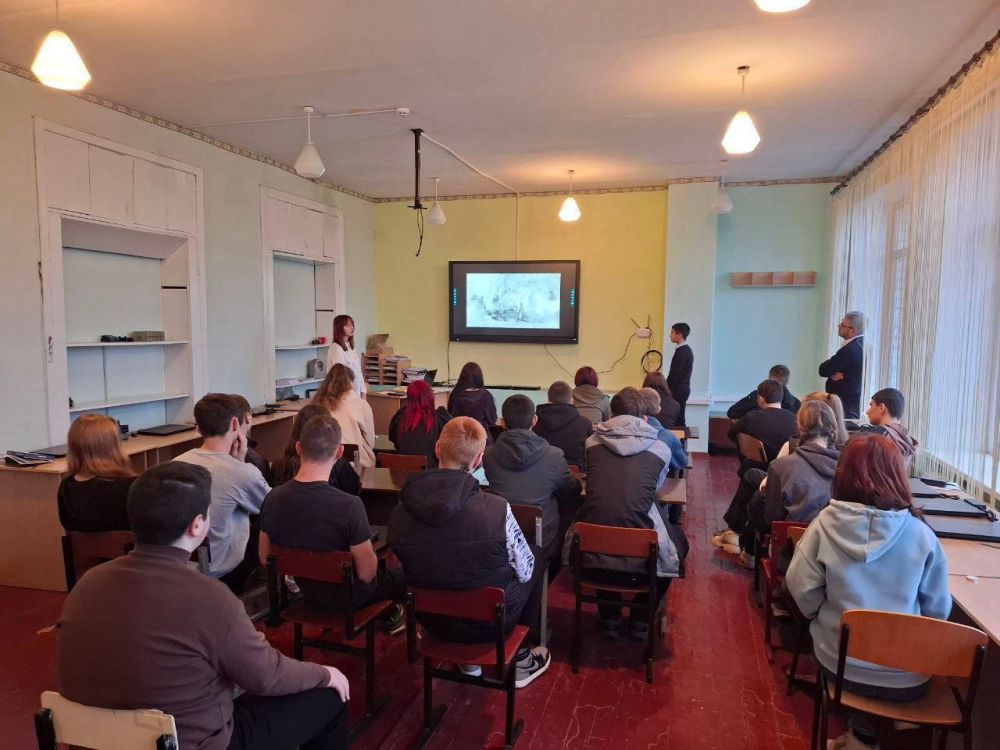 22 апреля 2025 года в ГБОУ ХО "Нижнеторгаивская школа Нижнесерогозского МО" в рамках акции «Окна Победы» ученики 7-10 классов проявили инициативу и креативность украсив окна учебного заведения символами, посвященными Дню...