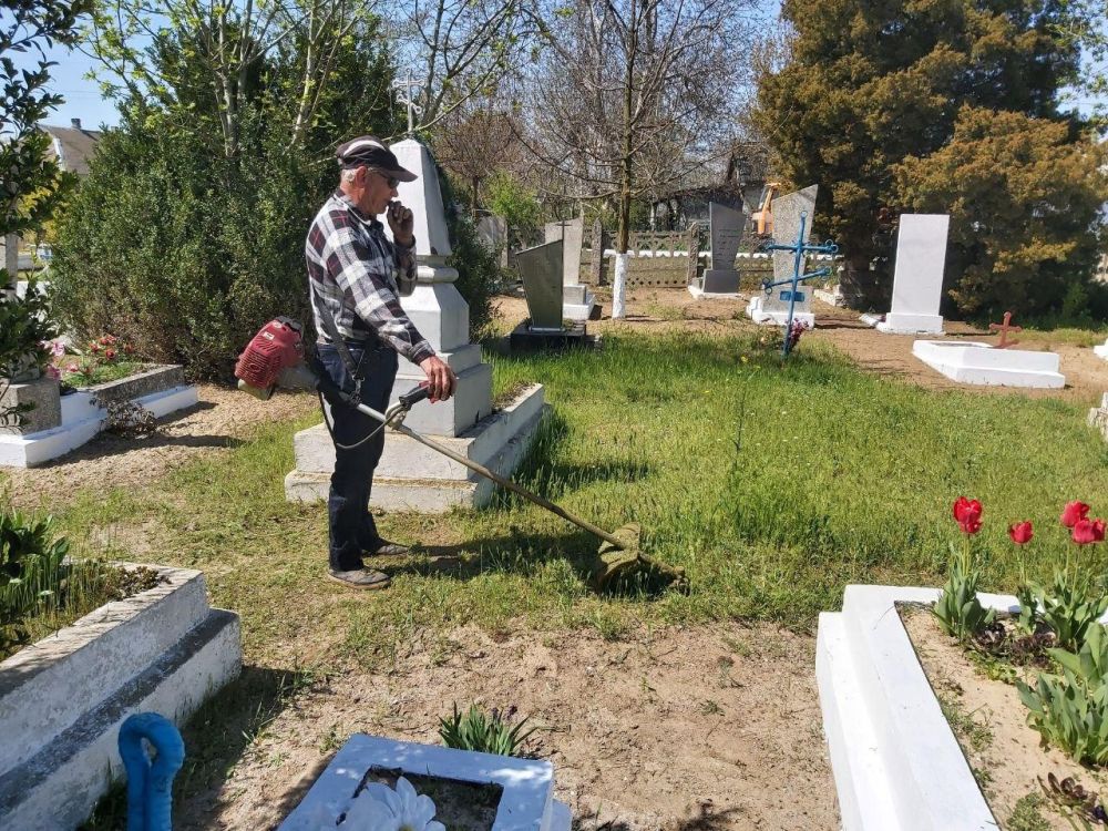 В преддверии Радоницы: Благоустройство кладбища в Благодатном