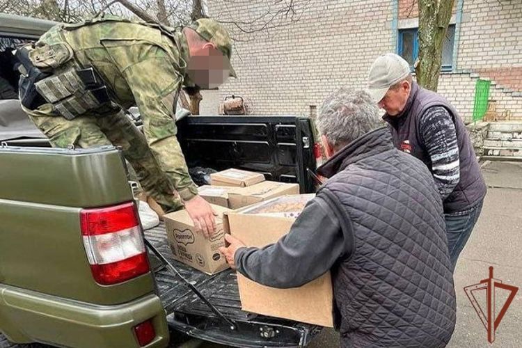 Росгвардейцы оказали гуманитарную помощь детскому дому в зоне проведения СВО