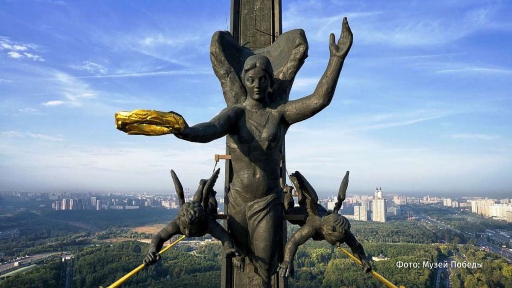 Самые известные работы Зураба Церетели, который скончался сегодня на 92-м году жизни, — в подборке "Известий":