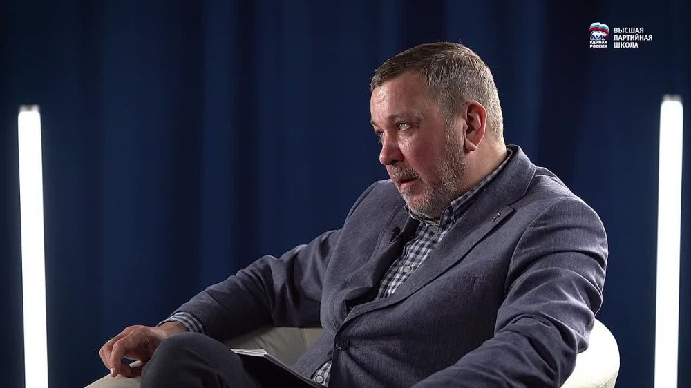 Высшая партийная школа Единой России продолжает цикл передач об истории и идеологии партии