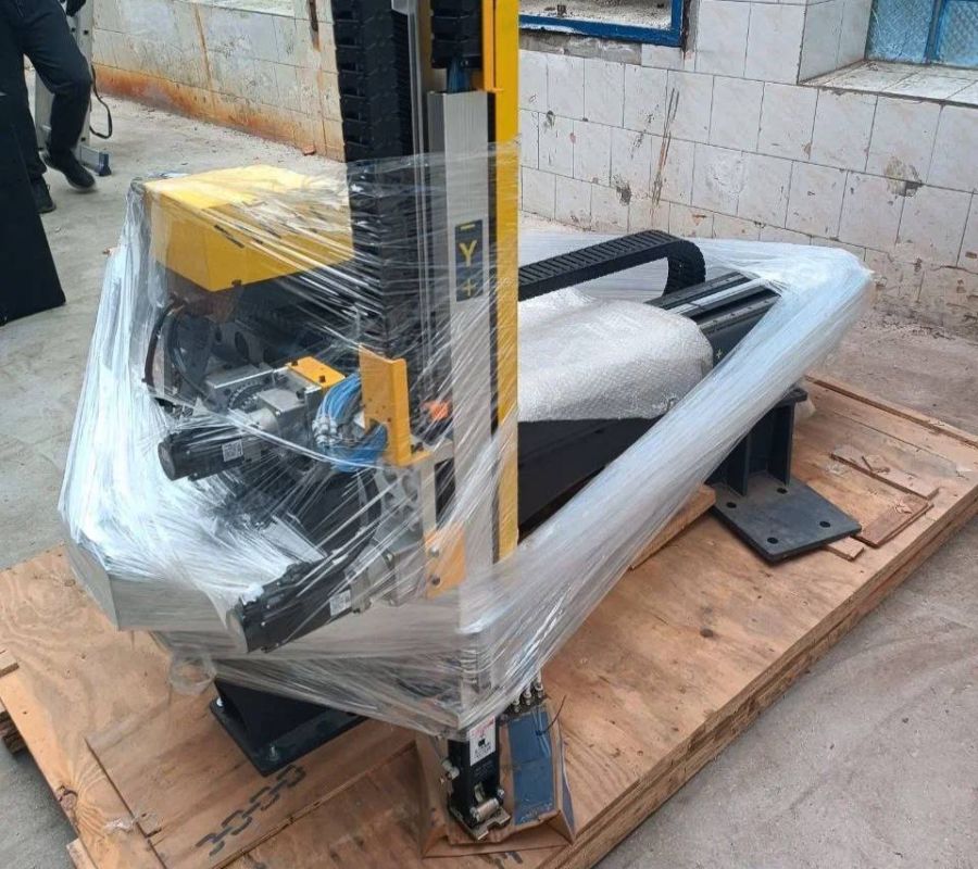 «Возрождение Херсонщины»: местное предприятие получило новое оборудование, которое поможет развитию сферы радиоэлектроники