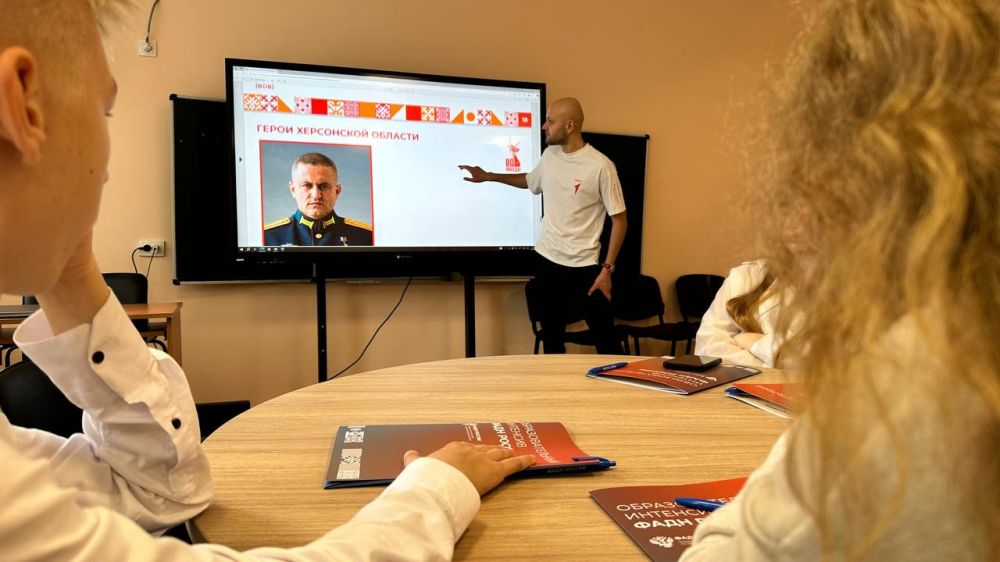 В Генической школе № 2 почтили память героев Великой Отечественной войны