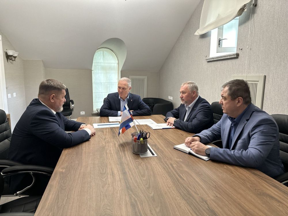 Владимир Сальдо обсудил проект массового жилищного строительства в Херсонской области с гендиректором АО "Ставропольтрубопроводстрой"