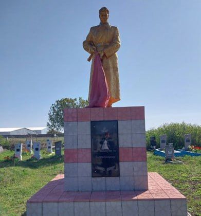 В Крестовском территориальном отделе проводят работы по благоустройству памятных сооружений