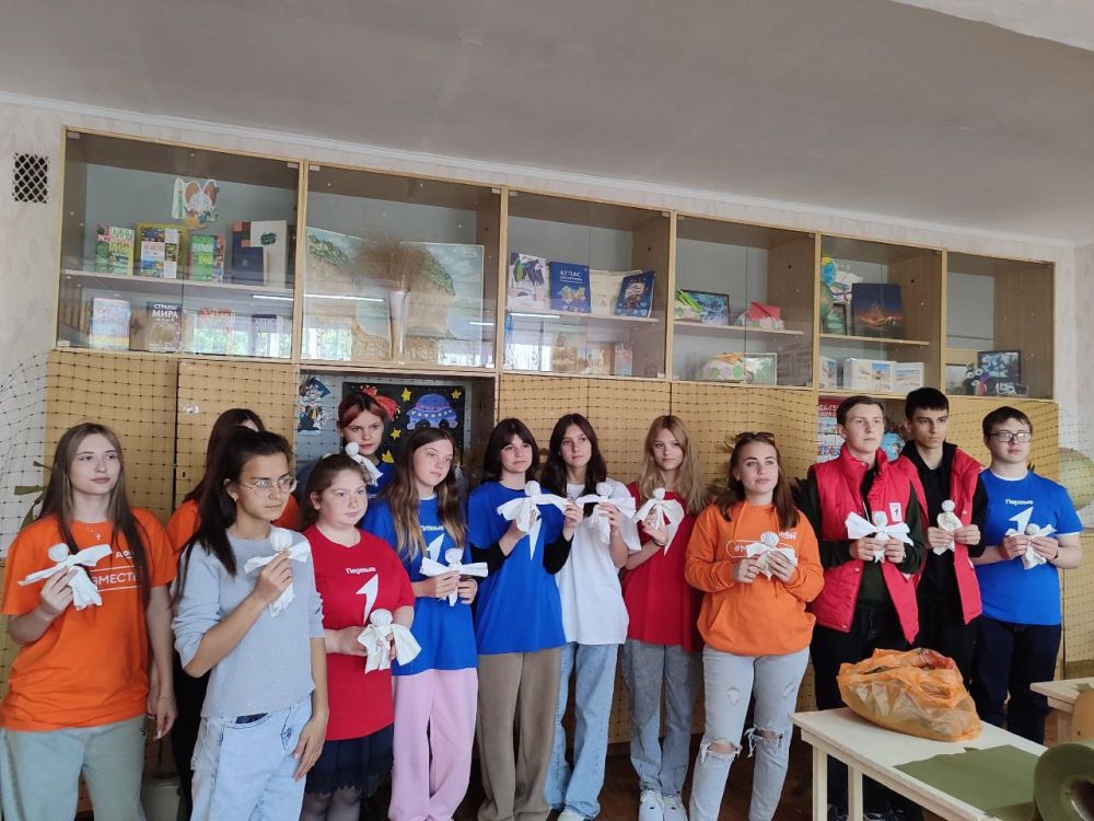 Первые Новотроицкой школы № 2 поддержали бойцов-добровольцев Херсонской области