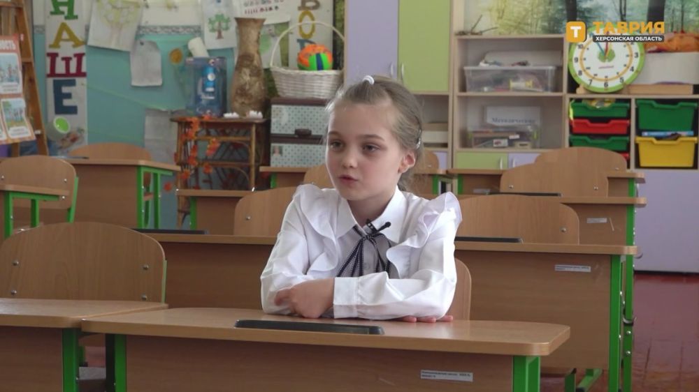 "Мой дедушка со страхом каждый день везет меня в школу": второклассница Юля из села Обрывка Новокаховского округа рассказала о сложностях прифронтовой зоны