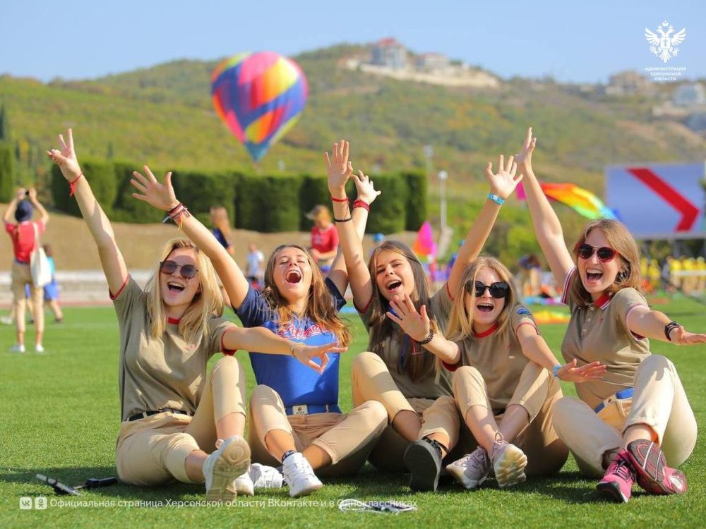 Свыше 50 тысяч детей из Донбасса и Новороссии поедут в летние лагеря