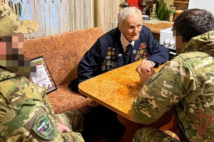 ����� ���������� ���������� �������� ������� ������������� ����� � ���������� 80-����� ������� ������