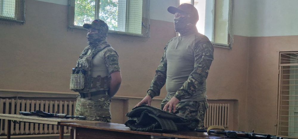 "УРОК МУЖЕСТВА". В преддверии Дня Победы в Великой Отечественной войне 1941-1945 годов школу с. Константиновка посетили сотрудники Военного комиссариата