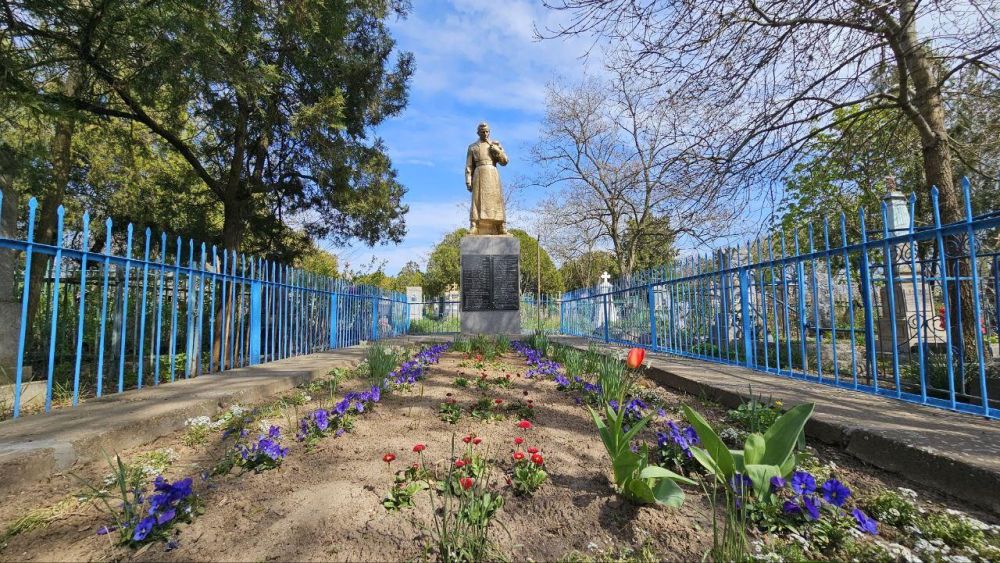 Обновление братской могилы в Скадовске