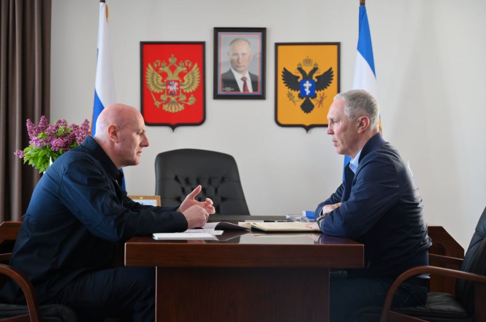 Зампред правительства России Дмитрий Чернышенко провел рабочую встречу с губернатором Херсонской области Владимиром Сальдо