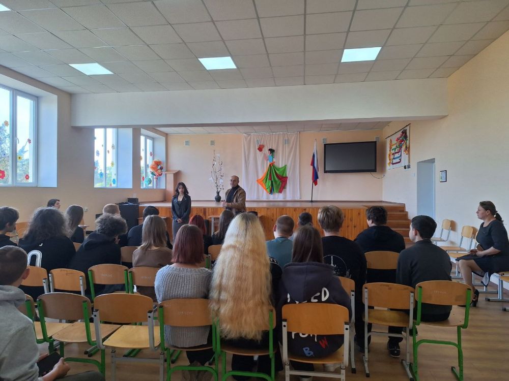 ПСИХОЛОГО-ПЕДАГОГИЧЕСКИЕ КЛАССЫ В ЛАЗУРНЕНСКОЙ ШКОЛЕ