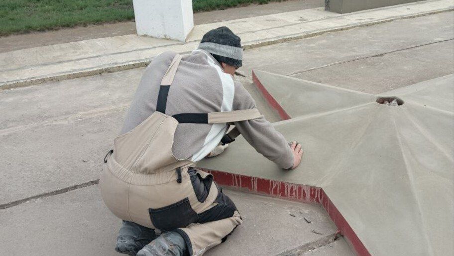 Скадовский округ готовит памятные места к празднованию Великой Победы