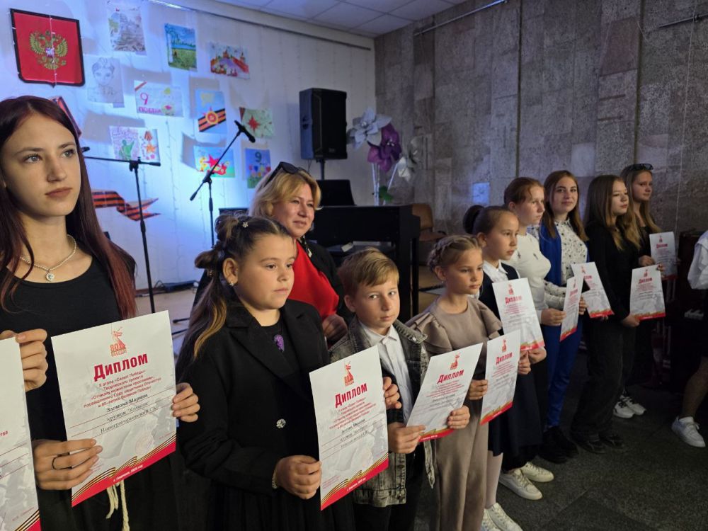 В Геническе наградили победителей творческого конкурса «Салют Победы»