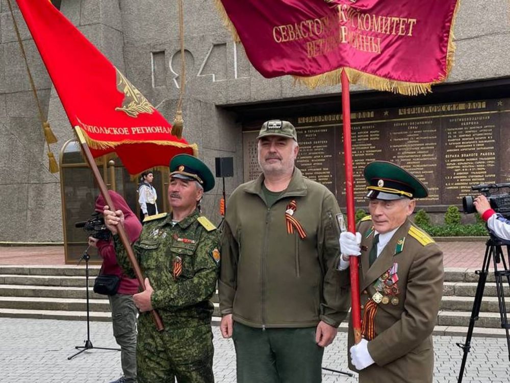 Игорь Качур: От имени ветеранской организации Пограничного управления по Республике Крым, в ознаменование юбилея Великой Победы, а также Года Защитника Отечества