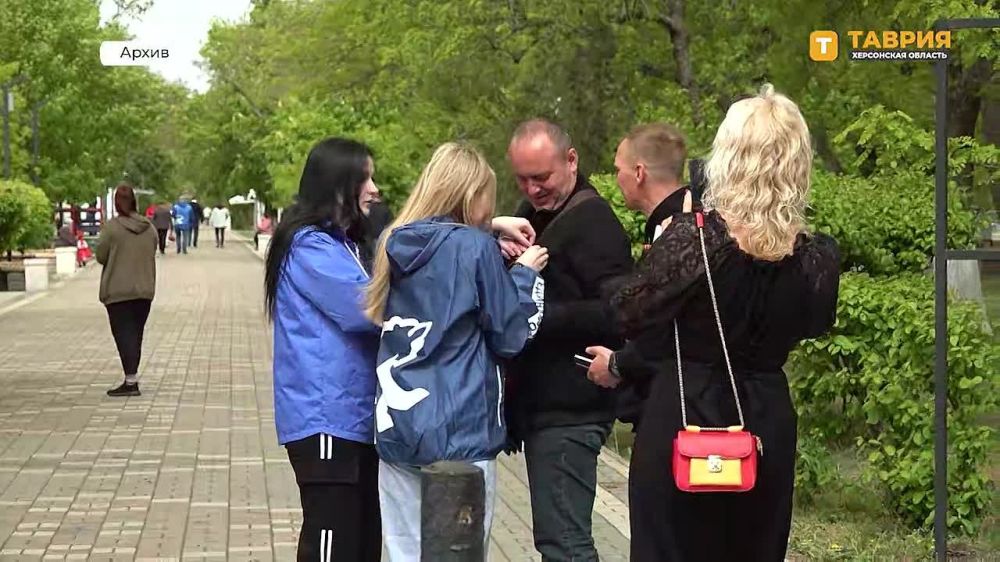 Несмотря на ярые попытки киевского режима запретить все советское и вычеркнуть общую историю Украины и России, в Херсоне продолжали отстаивать свои взгляды