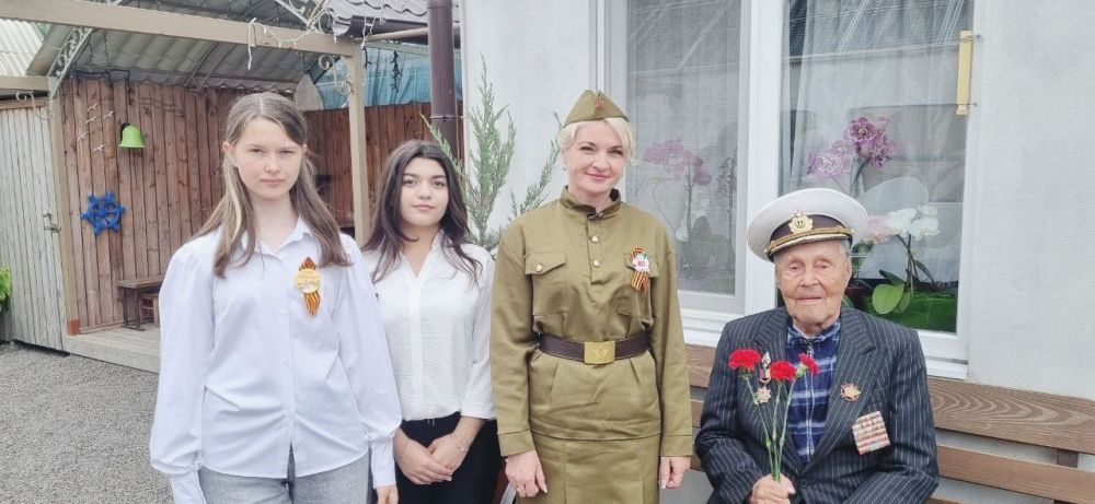 Подарки ветеранам от «Единой России» вручили представители партии в Скадовском, Алешкинском и Каланчакском округах