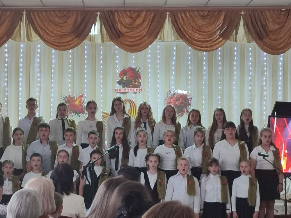 В Новотроицкой Детской музыкальной школы прошёл праздничный концерт, посвящённый 80-летию Победы в Великой Отечественной войне "А память священна"