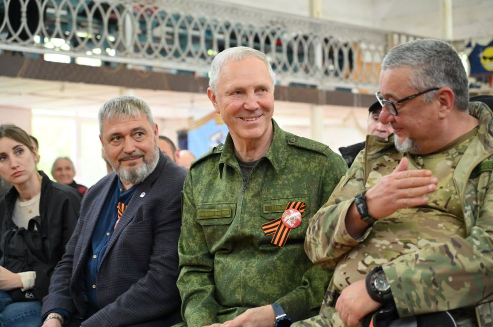 Владимир Сальдо посетил турнир по боксу в Геническе, посвященный юбилею Великой Победы