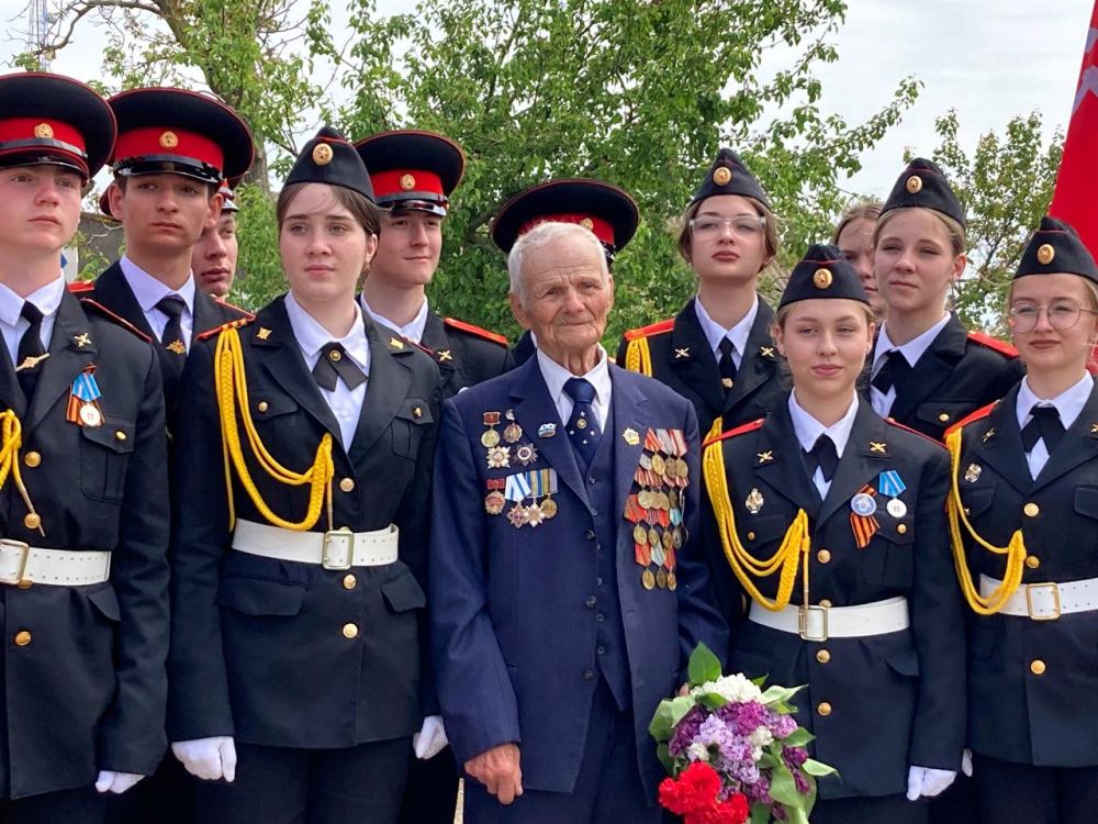 Филиал фонда «Защитники Отечества» совместно с КСВО провел акцию «Парад для одного ветерана» в Херсонской области