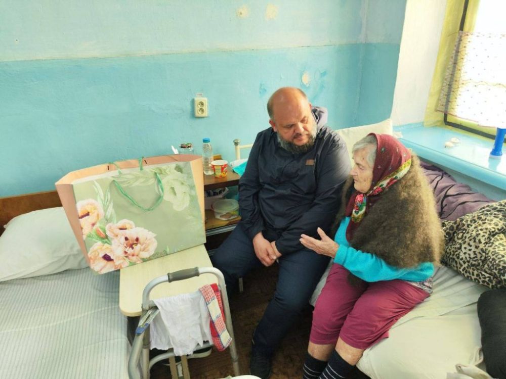 Глава Алешкинского округа поздравил ветерана Великой Отечественной войны с Днём Победы