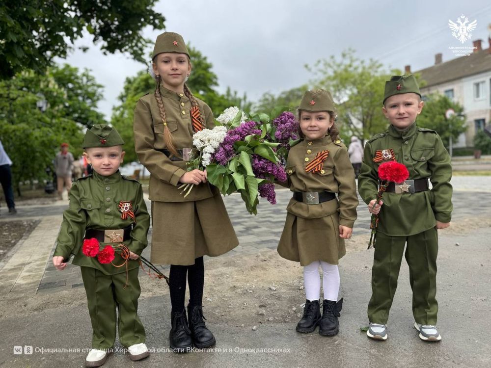 Более 150 человек приняли участие в акции "Бессмертный полк" в Геническе