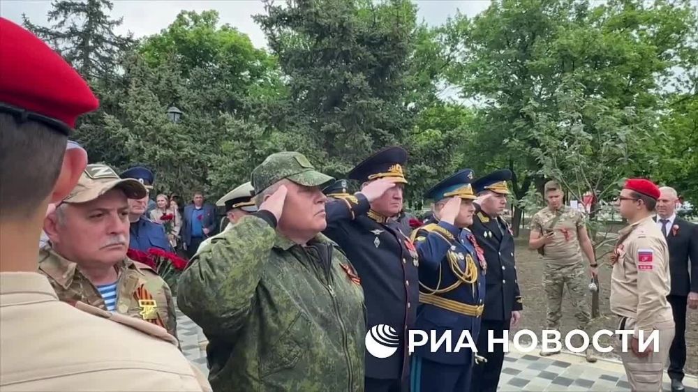 ����� 1000 ������� ��������� ������ � ���������� ������������ ���������� ������ � �������� ����������� "�����" ��������� ����� � ��������� "��������� ����", �������� ������������� ��� �������