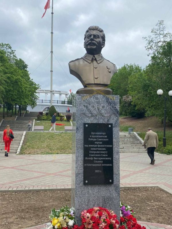 ������ ���������� ����������� ������� � 80-����� ������ � ������� ������������� ����� ������� �������� ������ �������