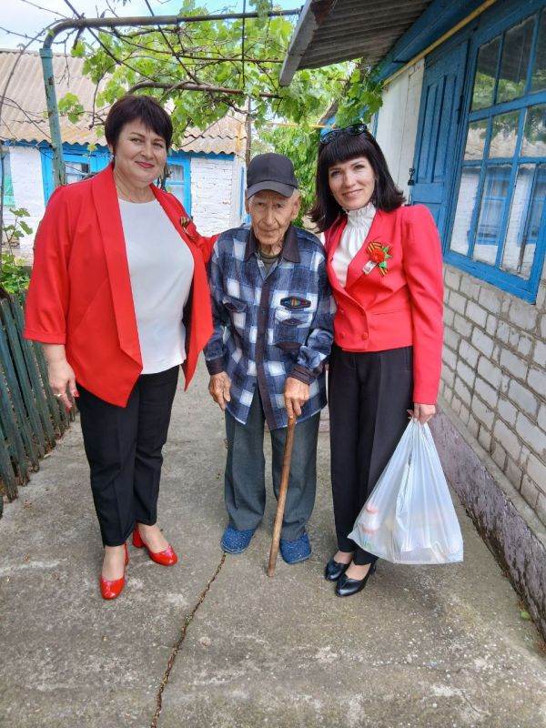 Память жива: депутаты "Единой России" поздравили детей войны в Чаплинском округе с 80-летием Победы