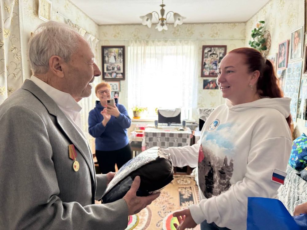 #НеТолько9Мая. Активисты Волонтеров Победы и Молодой Гвардии Единой России поздравили ветеранов, детей войны и блокадников Ленинграда с Днём Победы! Поздравления прошли в Скадовском и Голопристанском муниципальном округе