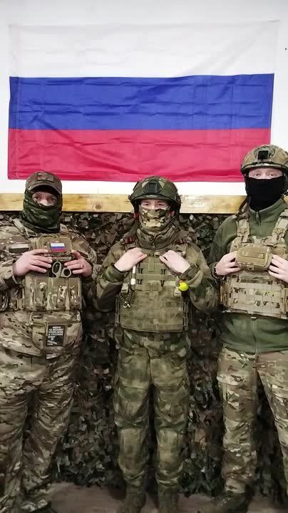 «Победа будет за нами!» Бойцы с передовой поздравляют ветеранов с 9 Мая и передают приветы близким