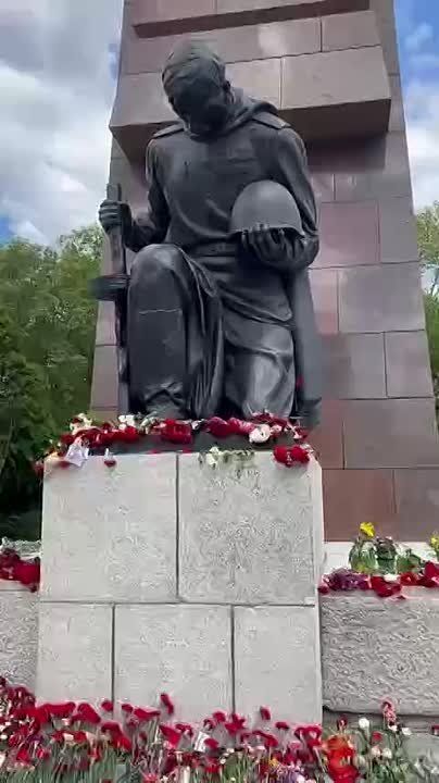 Павел Филипчук: Берлин. Памятник Советским воинам