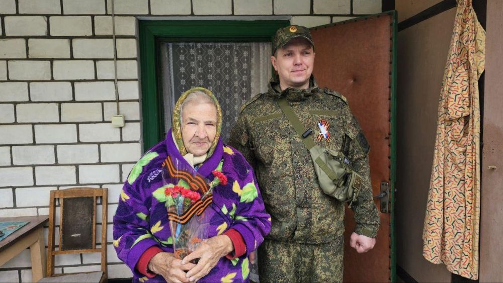 Бойцы Крымского полка, 3 батальона, продолжают визиты почёта к ветеранам Скадовска