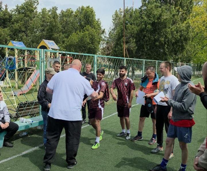 Футбол в честь Дня Победы. Открытый кубок по футболу, посвящённый Дню Победы, состоялся в пгт Лазурное и стал настоящим праздником для всех любителей спорта