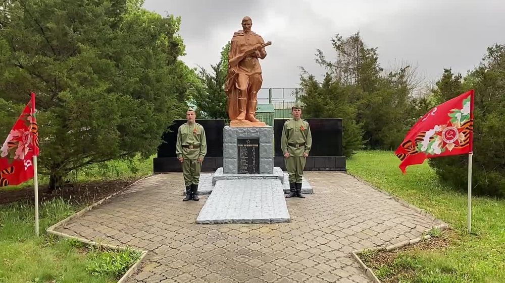 ������, ����������� 80-����� ������� ������, ������� � �������������� ����� ������������� ������