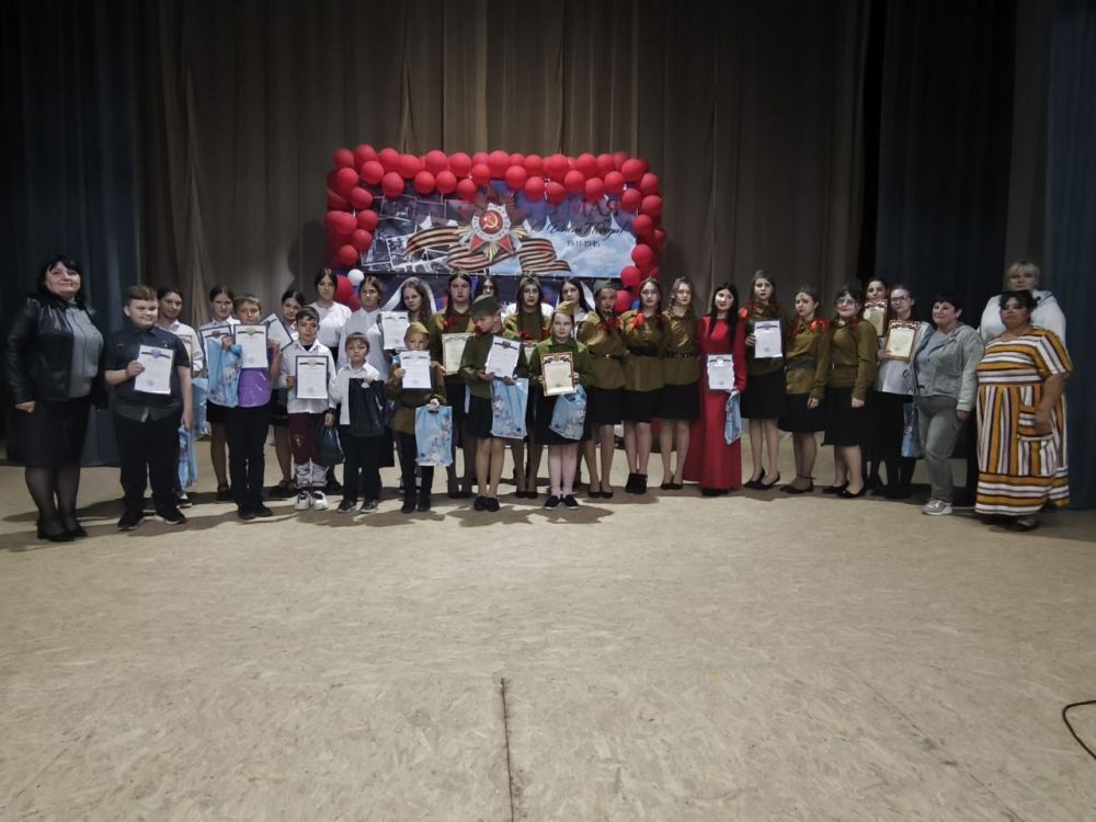 � ���� ���������, � ���� "��� ������������������ �� ��", ��������� ������� ������ "�� � ������ ������� �������" � ����� "��� ������ ��� �������� ������", ����������� 80-����� ������ � ������� ������������� �����