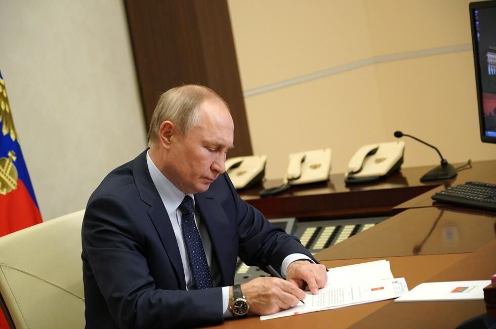 Путин создал межведомственную рабочую группу по вопросам воспитания детей