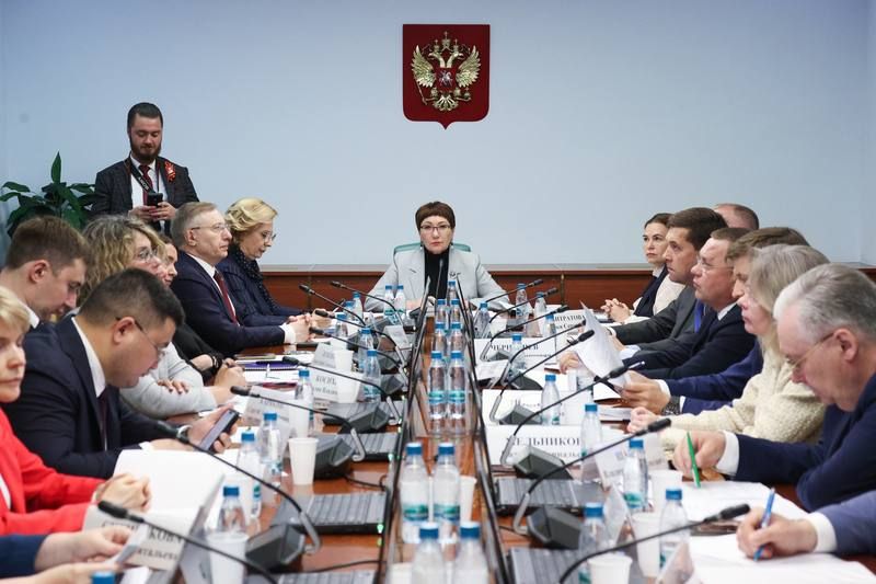 Сегодня в Комитете СФ по социальной политике прошло расширенное заседание с участием представителей органов государственной власти Волгоградской области, включая губернатора Андрея Бочарова и председателя областной Думы...