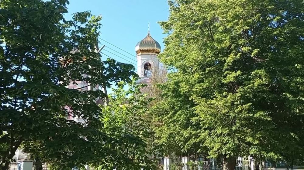 Празничный перезвон в Малокаховском храме Архистратига Михаила