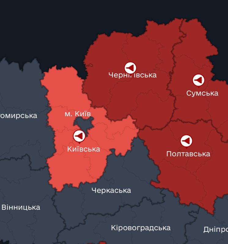 В Киеве прозвучали взрывы. На город идет налет "Шахедов"