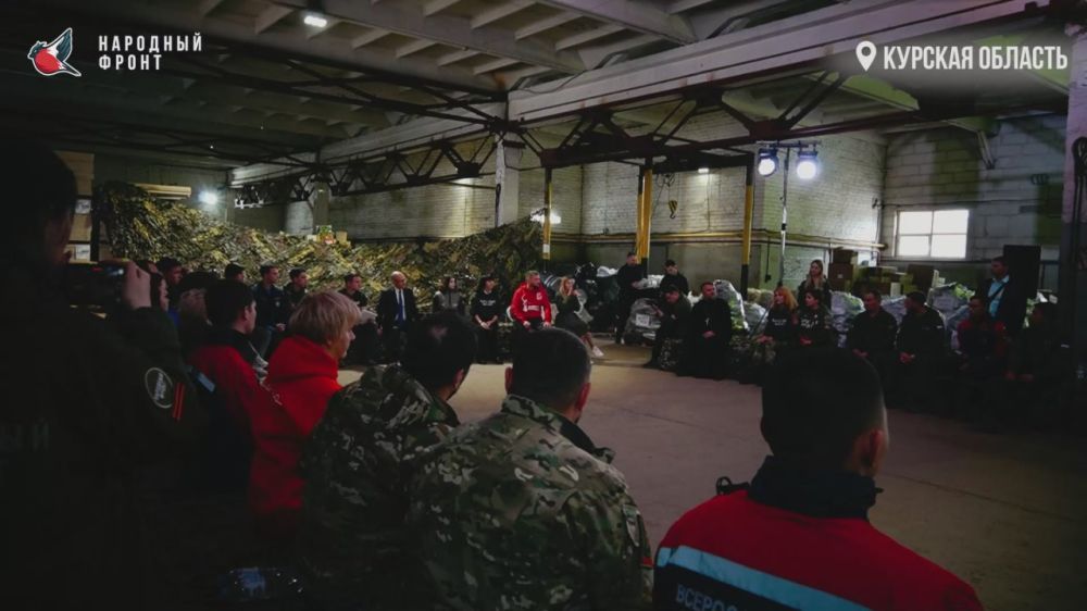 Волонтёры, работающие в Курской области, встретились с Сергеем Кириенко!