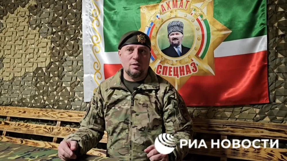 Тысячи тел ВСУ, брошенных их сослуживцами, остаются в местах активных боев в приграничье Курской области, заявил РИА Новости командир спецназа "Ахмат" Апти Алаудинов