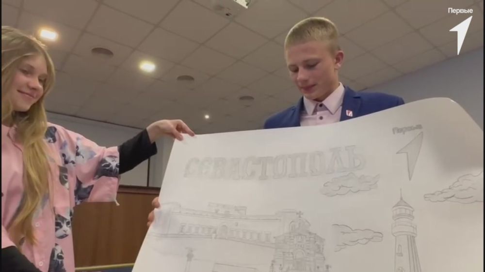 Активист Движения Первых сделал необычных подарок севастопольской школе