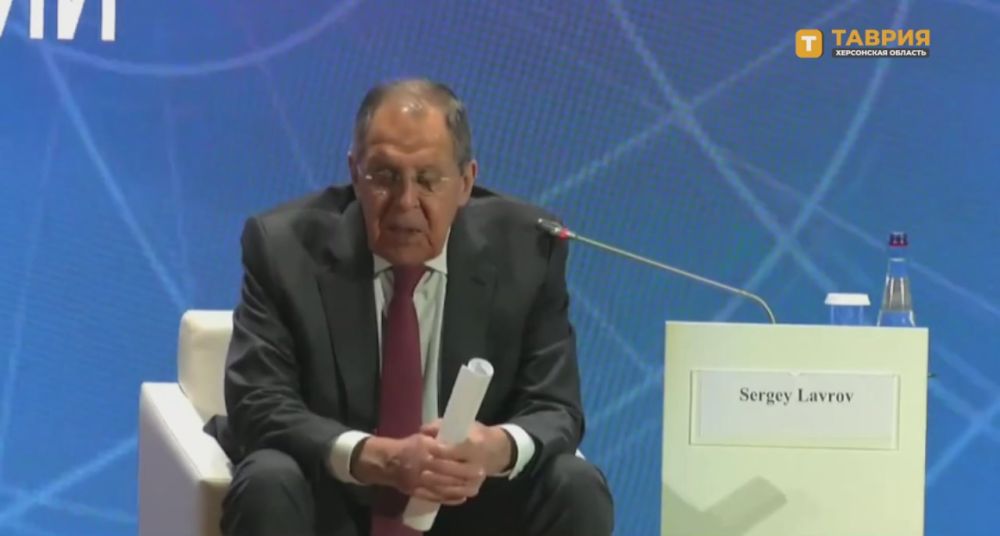 Нынешние украинские власти никак не представляют народы Крыма, Новороссии и Донбасса, заявил Сергей Лавров